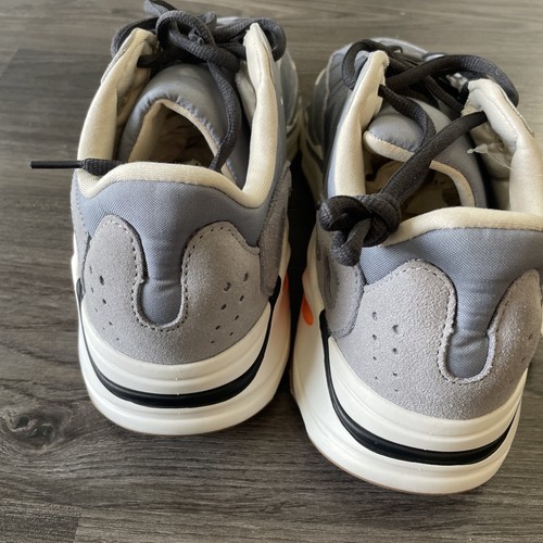 Yeezy Boost 700 Hombre Talla 11 Nuevo Con Etiquetas Sin Caja - Imagen 16 de 22