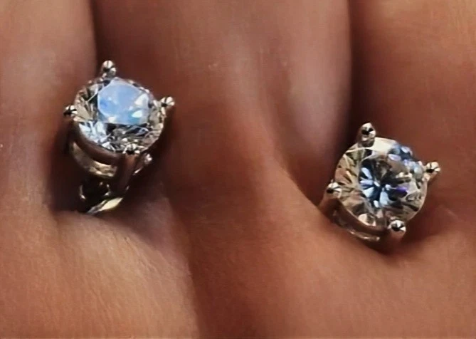 Orecchini punto luce, Argento 925, Zirconi, nuovi con cartellino e confezione - Immagine 3 di 4