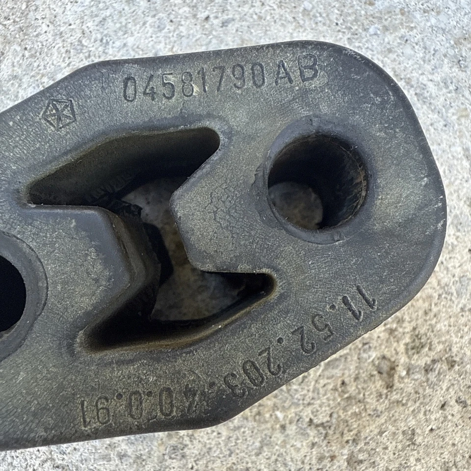 Chrysler 300 Dodge Challenger Charger Magnum 2005-2014 OEM soporte de escape Mopar Foto 4 de 4