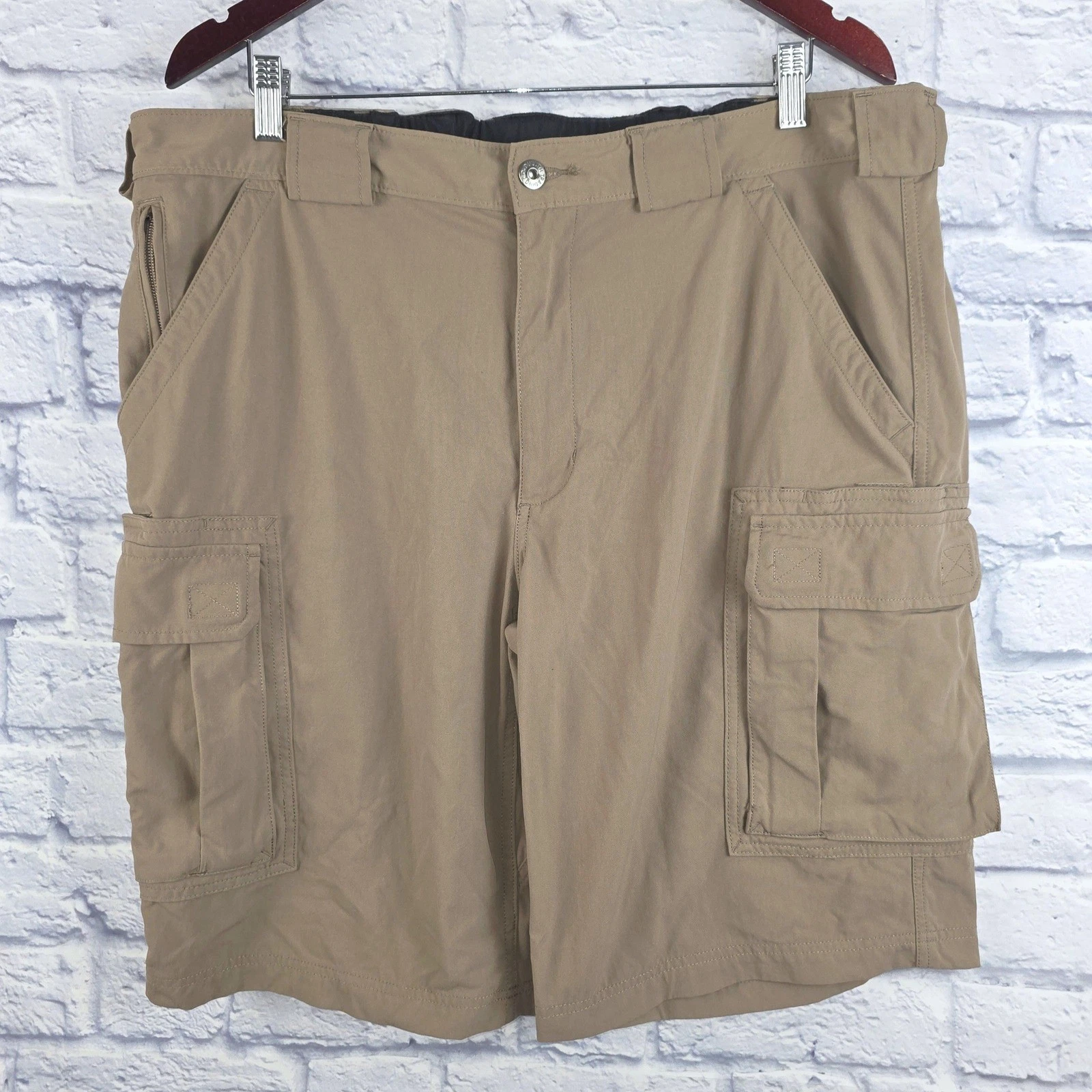 Duluth Trading Co Men Dry on the Fly Cargo Shorts Tan Nylon Utility Hiking Sz XL