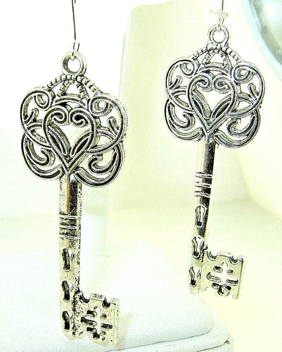 Orecchini pendenti nuovi grandi nodo celtico scheletro chiave con cuore tono argento 3-1/8"