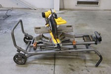 Dewalt DWS780 12" Double Bevel Sliding Compound Miter Saw