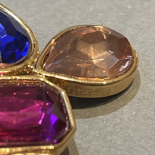 Vintage Buckelstil großes Kreuz mehrfarbig facettiert Kunstschmuck & goldfarbene Brosche Anstecknadel - Bild 11 von 14