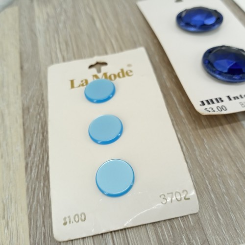 Button Lot Shades of Blue On Card & Loose Sewing Craft Closures - Picture 11 of 11