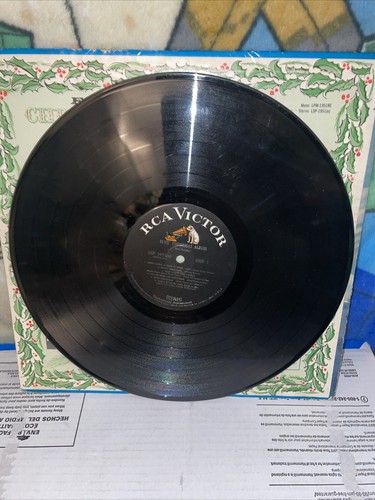 VINYL LP by ELVIS "ELVIS' CHRISTMAS ALBUM" (1964) RCA VICTOR LSP-1951(e) - Picture 3 of 4