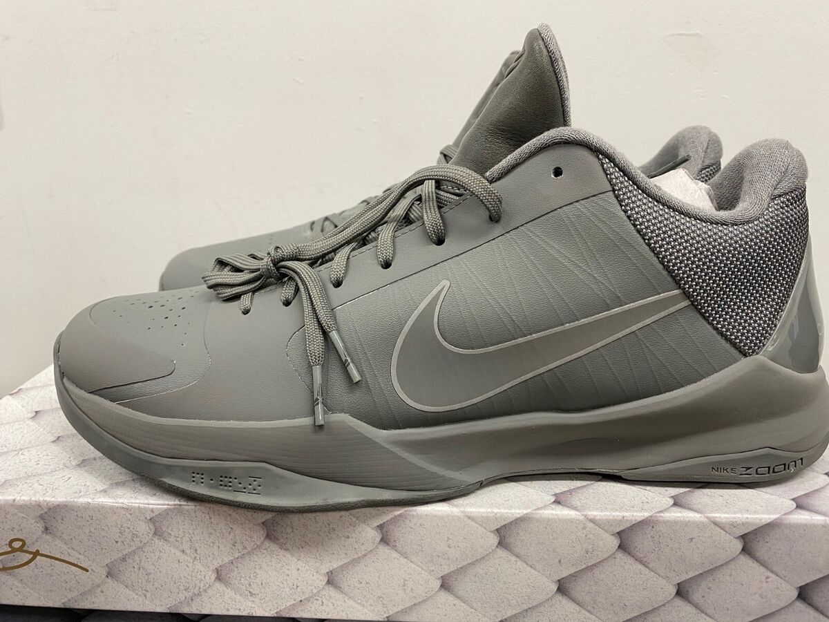 Nike Kobe 5 'Fade to Black' - Size US11 | eBay Nike Kobe 5 'Fade to Black' - Size US11 | eBay