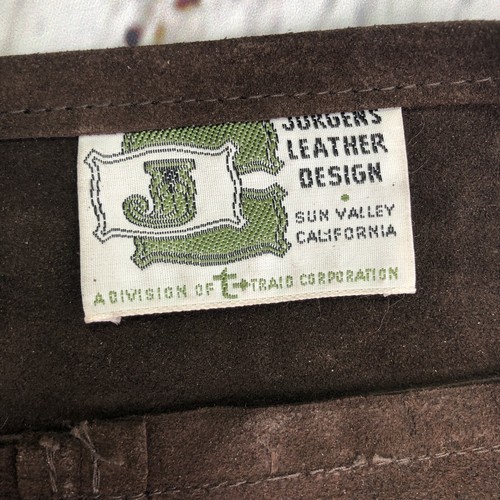 FALDA Y CHALECO DE GAMUZA MARRÓN DISEÑO JORGENS S,M 1555 de colección diseño de cuero - Imagen 11 de 12