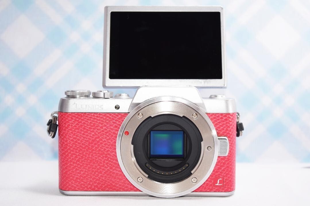 Panasonic LUMIX DMC-GF7 Pink 12-32mm Lens Set Compact