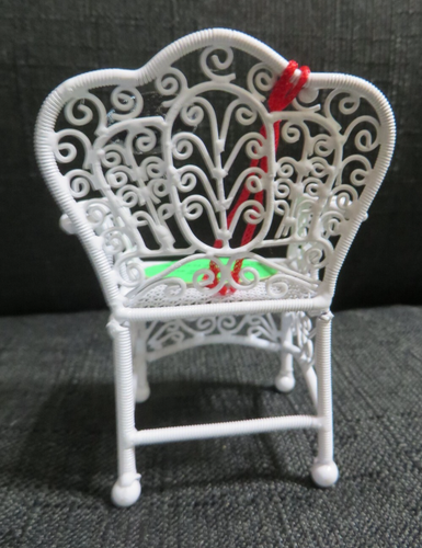 VINTAGE ARTISAN FLAIR MINIATURE WHITE IRON WIRE ARMCHAIR 1993 NIB - Picture 2 of 2