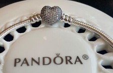 Authentic Pandora MOMENTS Pav  Heart Clasp Bracelet 590727CZ