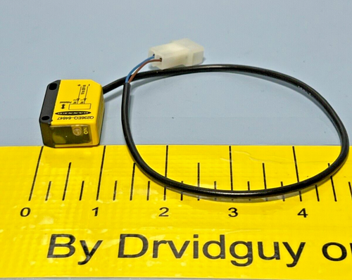 Banner Q236EQ-64647 Photoelectric Sensor, Vertical Polarizing, 10-30VDC - Picture 4 of 9