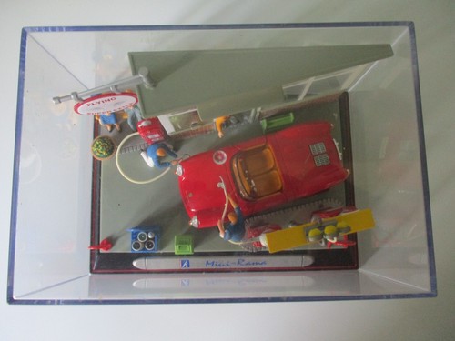 Hongwell Mini-Rama Gasoline Petrol Station with Porsche - Picture 7 of 7