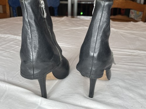 Botas al tobillo Vince Camuto negras 7 M - Imagen 8 de 12