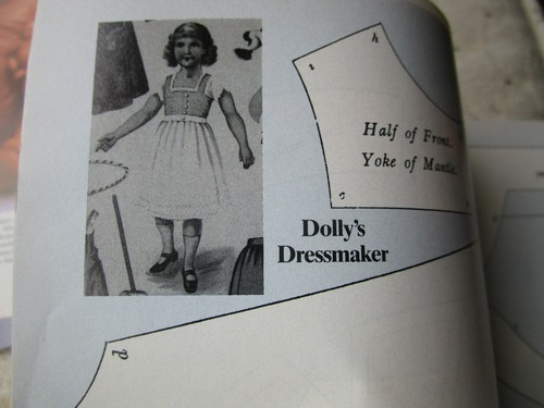 Vestito bambola vintage 9" Tuck Dolly's sarta gonna mantello gonna + motivo / Whitton - Foto 3 di 3