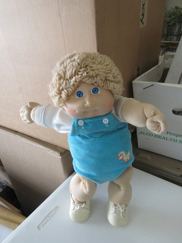 Cabbage Patch Doll 17" Tall Vintage Collectible - Picture 3 of 5