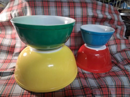 Vintage Pyrex Primary Colors Nesting Mixing Bowls Set of 4