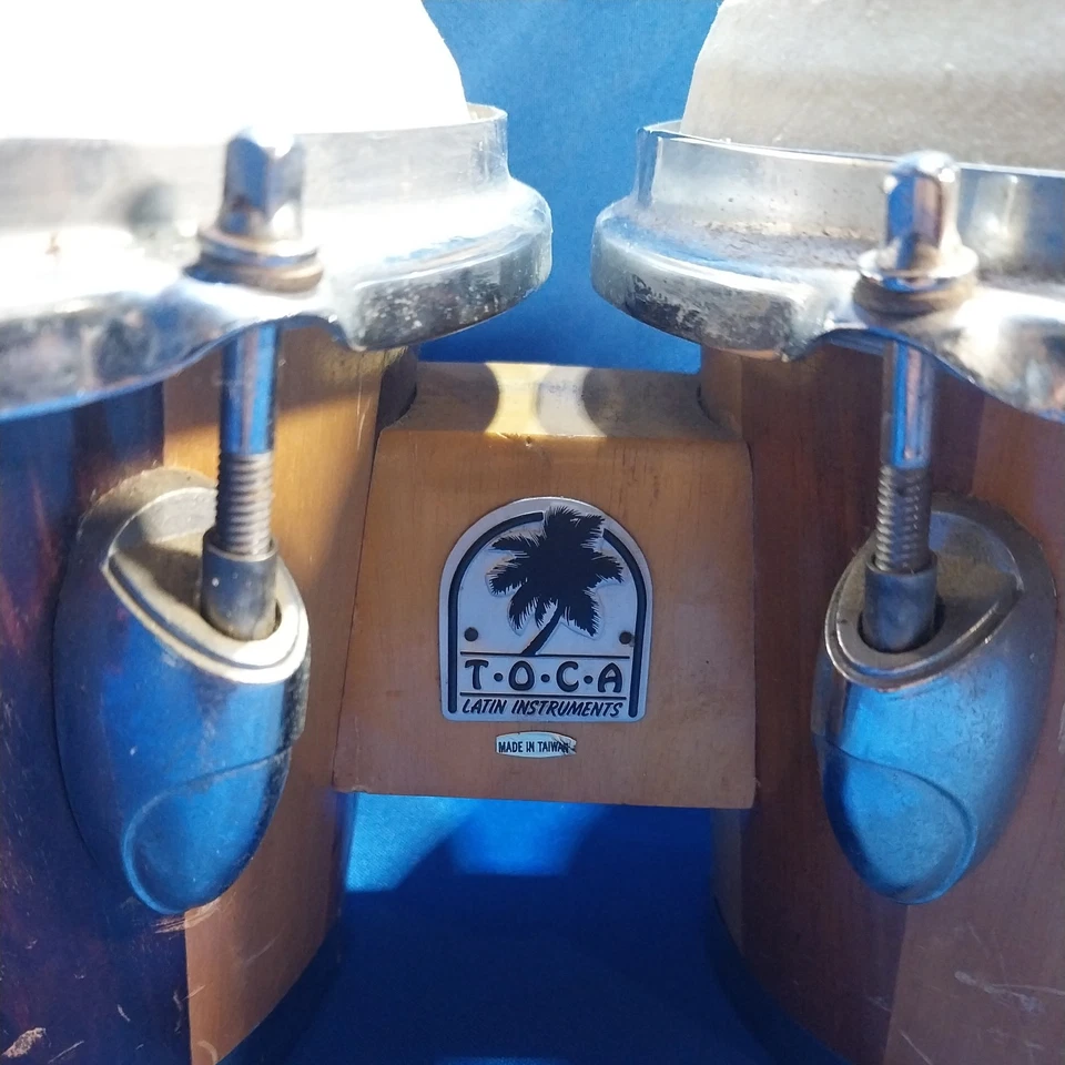 T.O.C.A.  Bongos instrumentos latinos (grietos) Foto 2 de 4