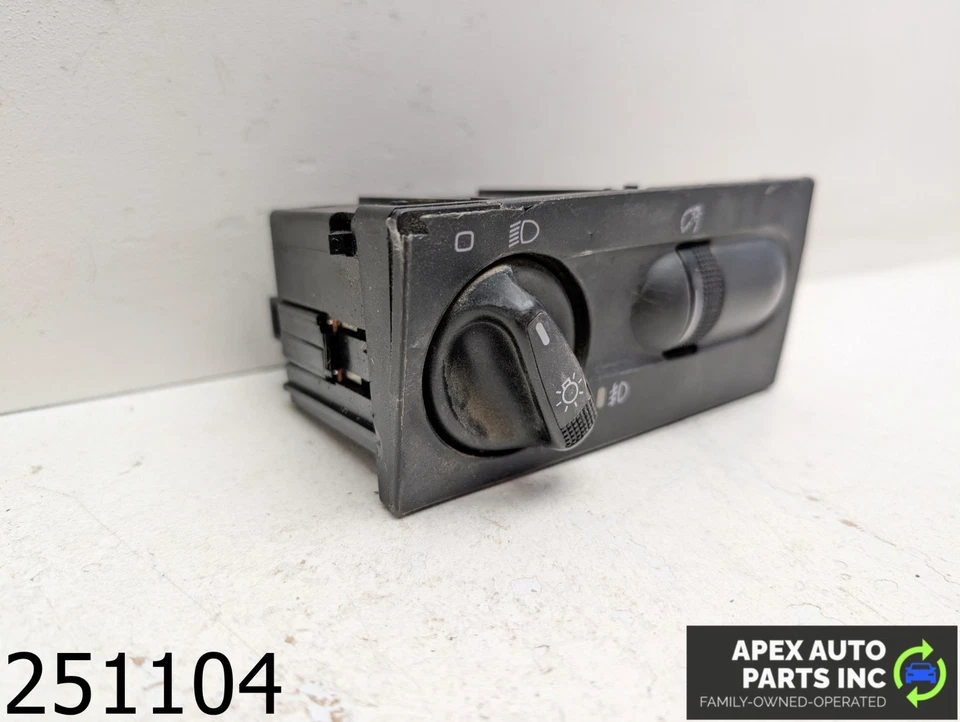 OEM 2001 Volkswagen Cabrio GLX 2.0L Dash Mounted Headlight Switch - Image 2 of 4