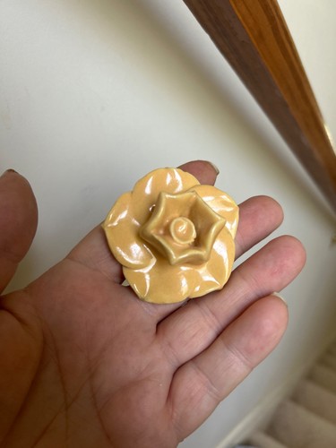 Set of 6 Vintage Ceramic Rose Drawer Pulls Knobs Shabby Chic Cottage Brass Knobs - Picture 4 of 6
