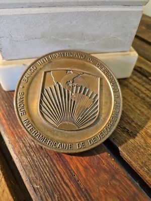 1970 BANCO INTER AMERICANO DE DESARROLLO BANK BRONZE MEDAL ~ RARE