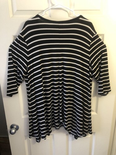 Grace Elements Black & White Striped Shark Bite Tunic Top Plus Size 3X - Picture 2 of 2