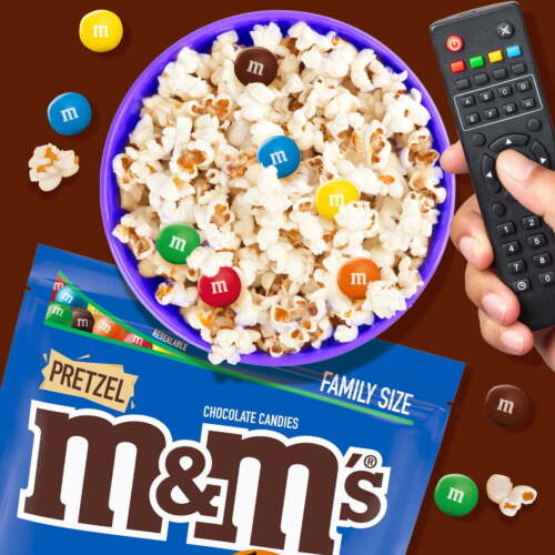 M&M's Pretzel Milk Chocolate Candy, Family Size - 14.4 oz Bulk Bag - Picture 3 of 4