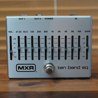 MXR M108S Ten Band EQ Gitarrenpedal mit Rauschunterdrückung Silber Grafik-Equ...
