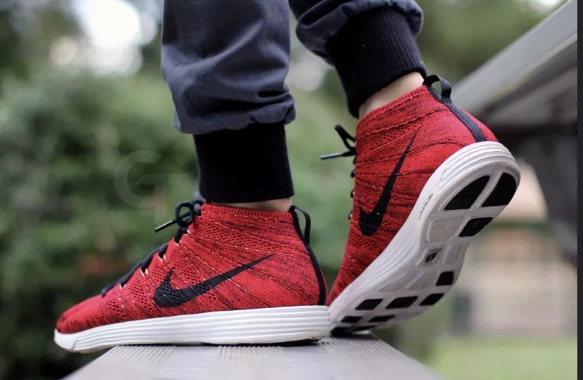 Nike flyknit chukka grey red cheap