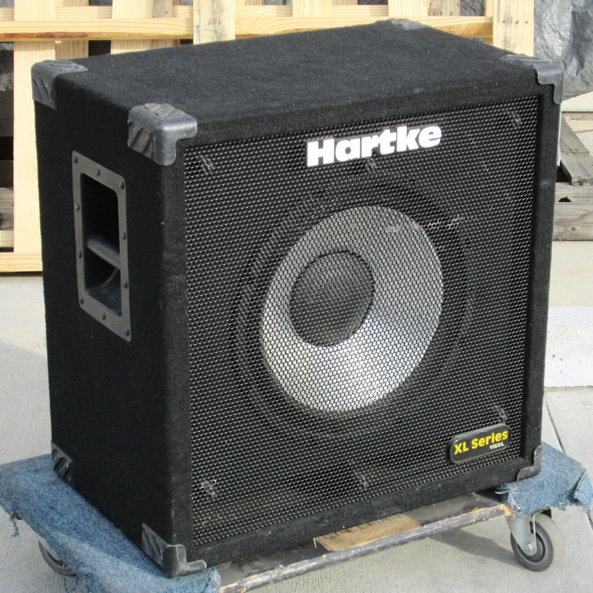 【値下げ】Hartke 115XL ベースキャビ 動作良好 Hartke 115XL XL Series 200-Watt 1x15