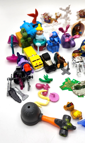 Kinder Sorpresa Lote Mixto de Figuras Juguetes Usado 45+ Piezas Lote Kinder Joy Ferrero - Imagen 3 de 9