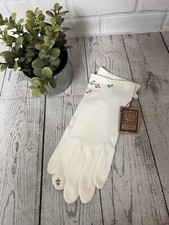 Vintage Grandoe White Say Gloves Size 6.5 White Dainty Flowers