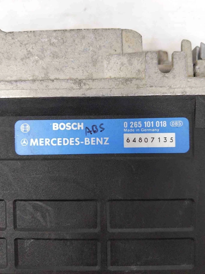 Mercedes Benz 190 1987 ABS módulo de control de freno antibloqueo Bosch OEM 0265101018 Foto 2 de 4