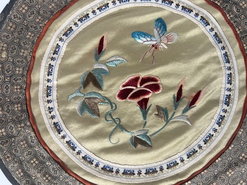 Vintage Chinese Silk Embroidered Roundel Round Flower Butterfly (2) - Picture 5 of 8