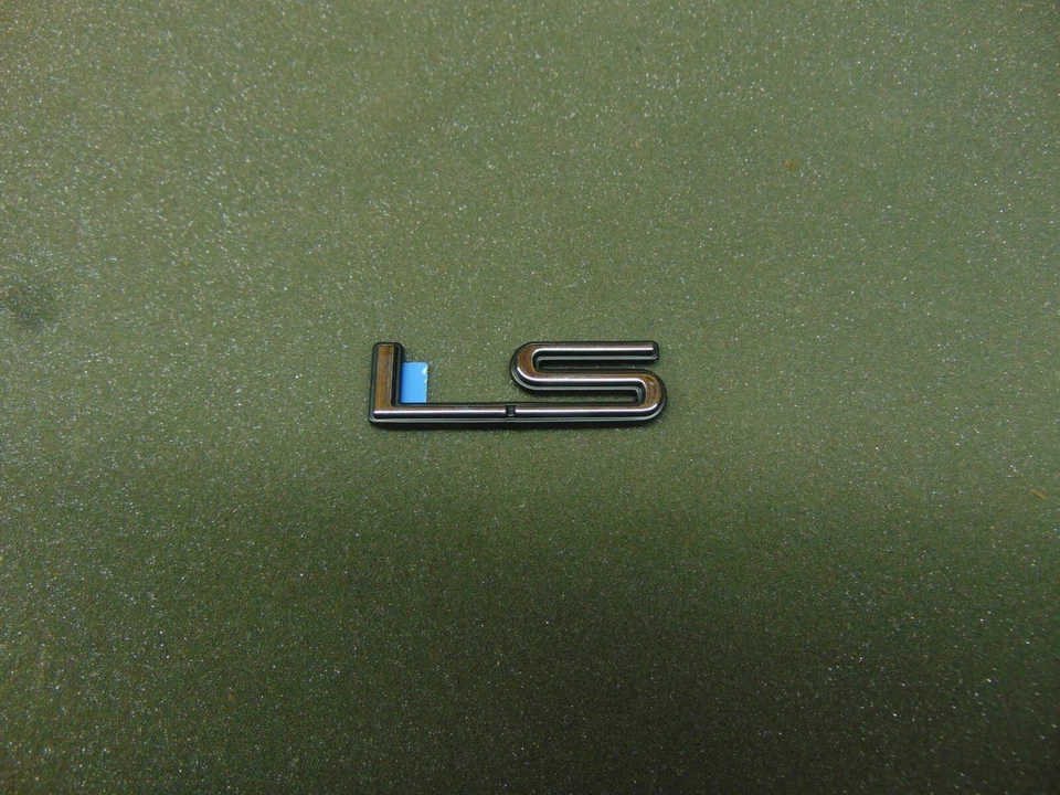 95-99 CHEVROLET LUMINA MONTE CARLO TAPA MALETERO TRASERO LS EMBLEMA 10189890 Foto 2 de 4