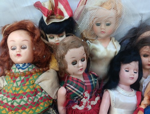 Lot of 11 Vintage Hard Plastic, Blinking Eye Dolls. - Picture 2 of 13