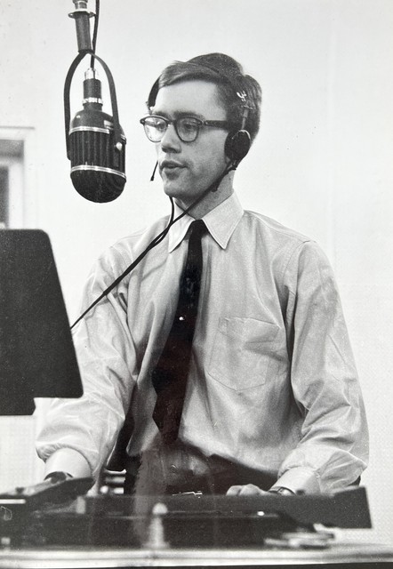 Black&White Vintage Photo - Portrait of a Radio Presenter - Gossmann - Germany Black&White Vintage Photo - Portrait of a Radio Presenter - Gossmann - Germany