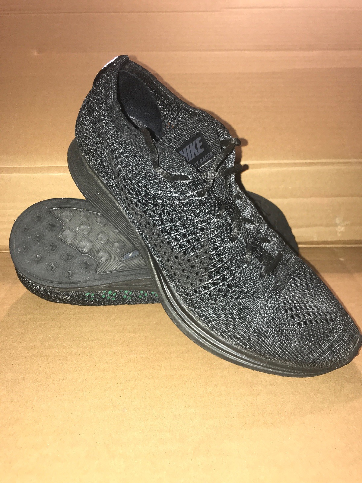 Mens NIKE FLYKNIT RACER Black Running Trainer 8 Mens NIKE FLYKNIT RACER Black Running Trainer 8