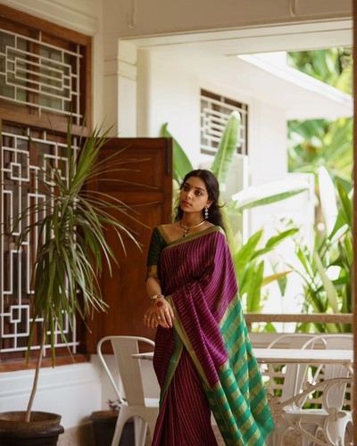 Women's Banarasi Pure Soft Kanjivaram Silk Saree With Blouse Piece For Wedding - Picture 8 of 19