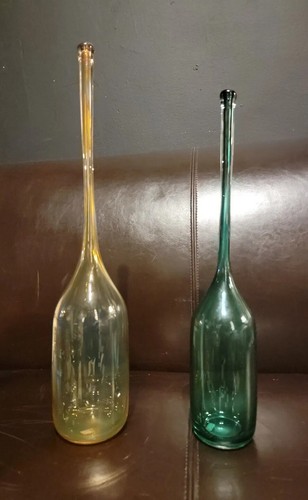 Nouvel Studio Bottiglie di Vetro Collo Lungo 20" Giallo e Verde 17,5" Set Lotto di 2 - Foto 1 di 11