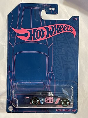 Hot Wheels Pearl and Chrome Datsun Fairlady 2000 1:6 Toy Car