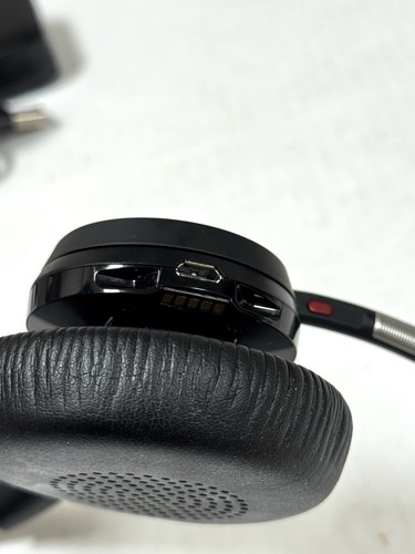 Plantronics VB2 Elara With Voyager Focus Headset - Picture 17 of 18