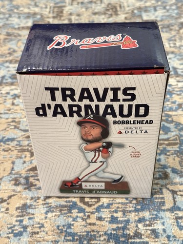 NUEVO EN CAJA Atlanta Braves Travis d'Arnaud Silver Slugger Bobblehead 2021 SGA - Imagen 5 de 10