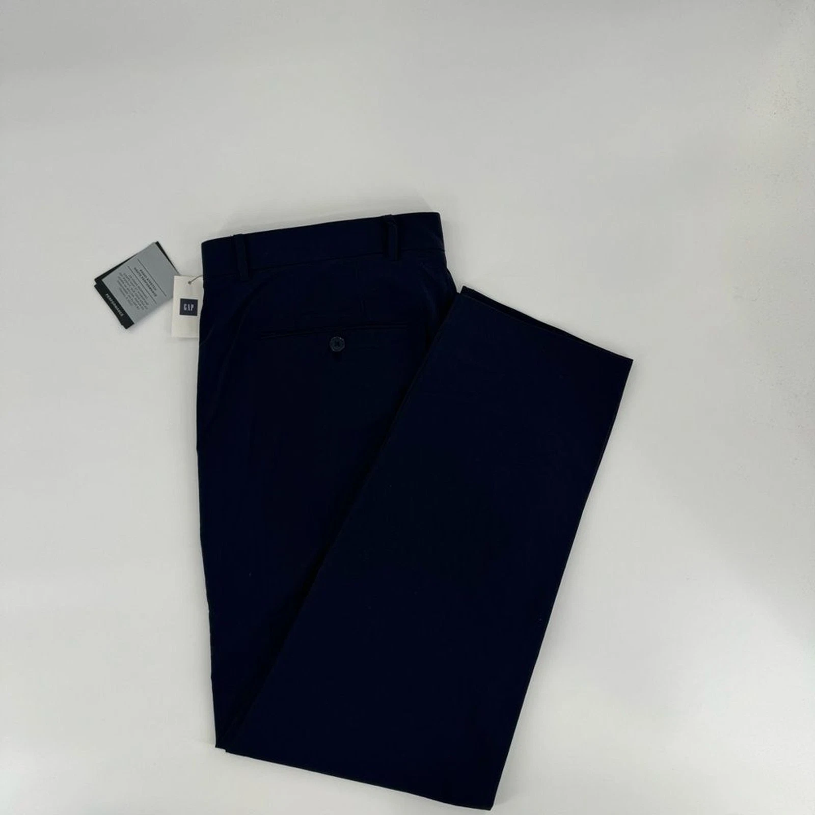 GAP FIT LIGHTWEIGHT KHAKI PANTS MENS br NEW WITH TAGS br TRUE INDIGO
