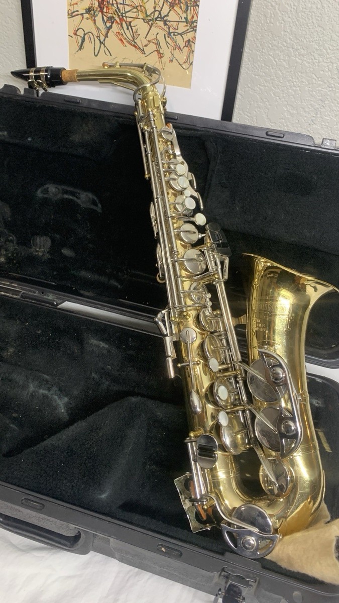 Selmer Bundy II Alto Saxophone with Case, Mouthpiece, Strap
