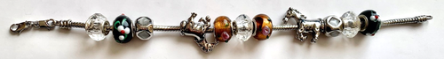 Silver tone bracelet with beaded charms Glass Horses. - Picture 3 of 3