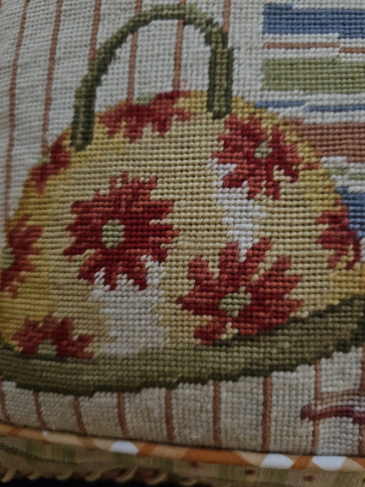 Zapatos y bolsos de almohada de punta de aguja 123 Creations. Verdes y amarillos 13" cuadrado  Foto 4 de 4