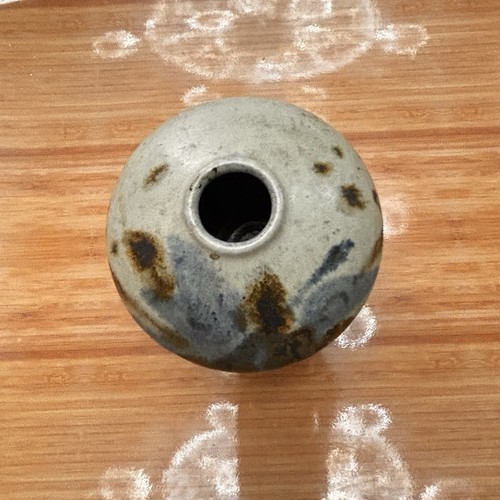 Vintage stoneware Bud vase 5” Signed - Picture 2 of 10