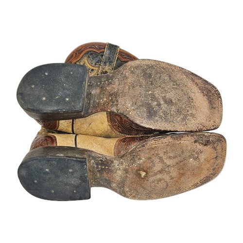 Stetson Handtooled 10D Cowboy Boots - Picture 8 of 8
