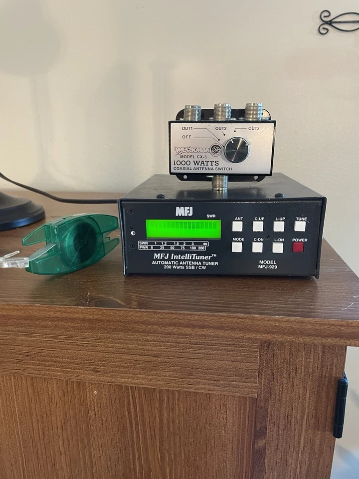Kenwood TS-430S, MFJ 929 Antenna Tuner, Antenna Switch, Cobra Antenna, H.phones Foto 2 de 3