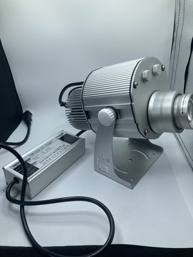 100W Outdoor GOBO Logo Projektor. Silber gebraucht getestet, funktioniert.